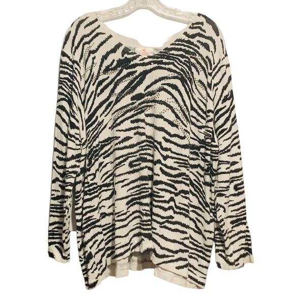 QUACKER FACTORY Size 3X Zebra Print V-Neck Knit Top Metal Studs - Picture 1 of 7